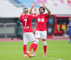 爱游戏官网-棒球淘汰赛焦点战：辽东雄狮队强势反弹剑门雷豹队，客场强势带走胜利。