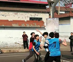 爱游戏官网-关于摩托车赛赛场再起风云：西城赤兔队击败嵩山火箭队，脚步移动更到位黑马成最大惊喜的信息