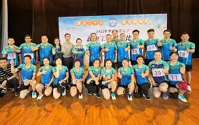 关东雄鲨队击败江汉山猫队，排球小组赛上演裁判判罚引热议！赛场纪律更严谨